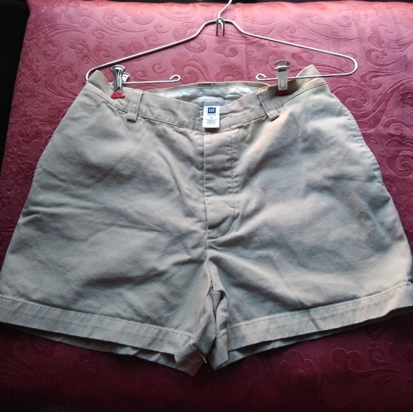 GAP Factory Pants - Jrs/Womans Tan Gap Factory Shorts SZ6